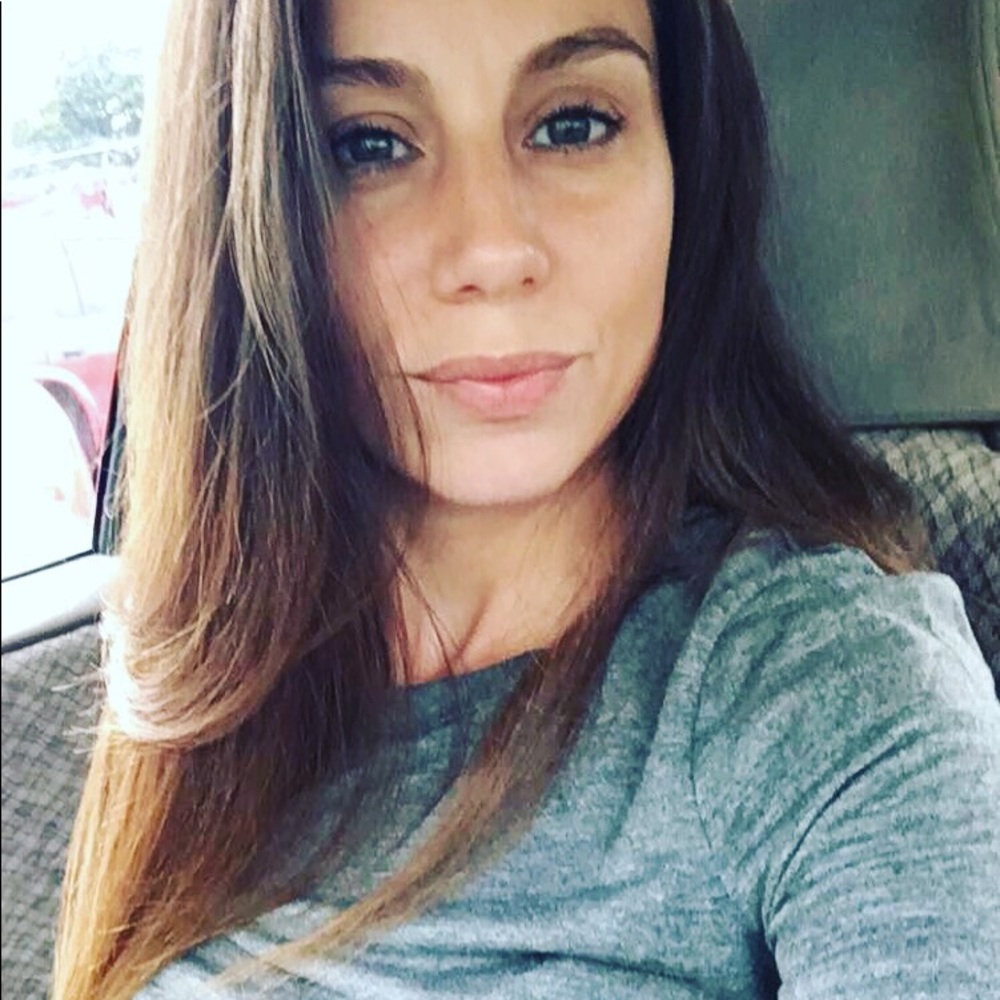 Meet your Posher, Glorivee